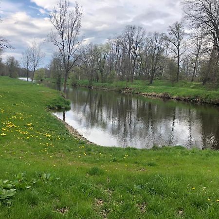 Penzion A Hospoda Na Statku Hluboká nad Vltavou Exterior foto