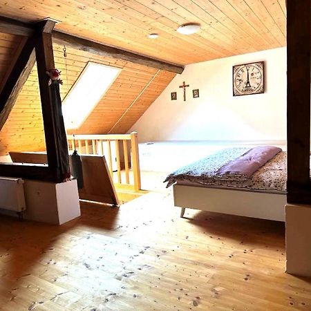 Penzion A Hospoda Na Statku Hluboká nad Vltavou Exterior foto