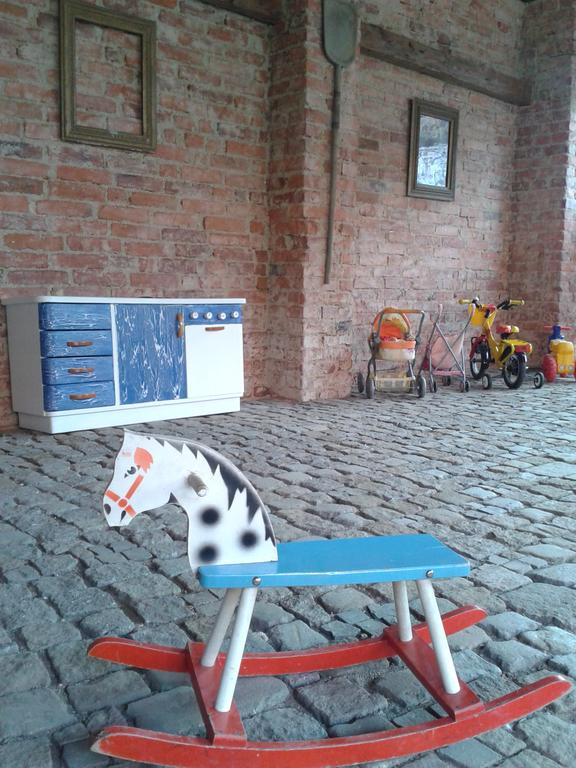 Penzion A Hospoda Na Statku Hluboká nad Vltavou Exterior foto