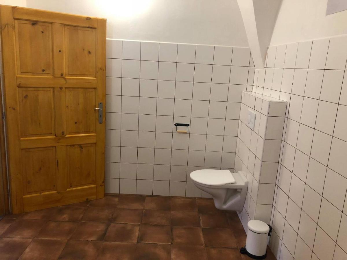 Penzion A Hospoda Na Statku Hluboká nad Vltavou Exterior foto